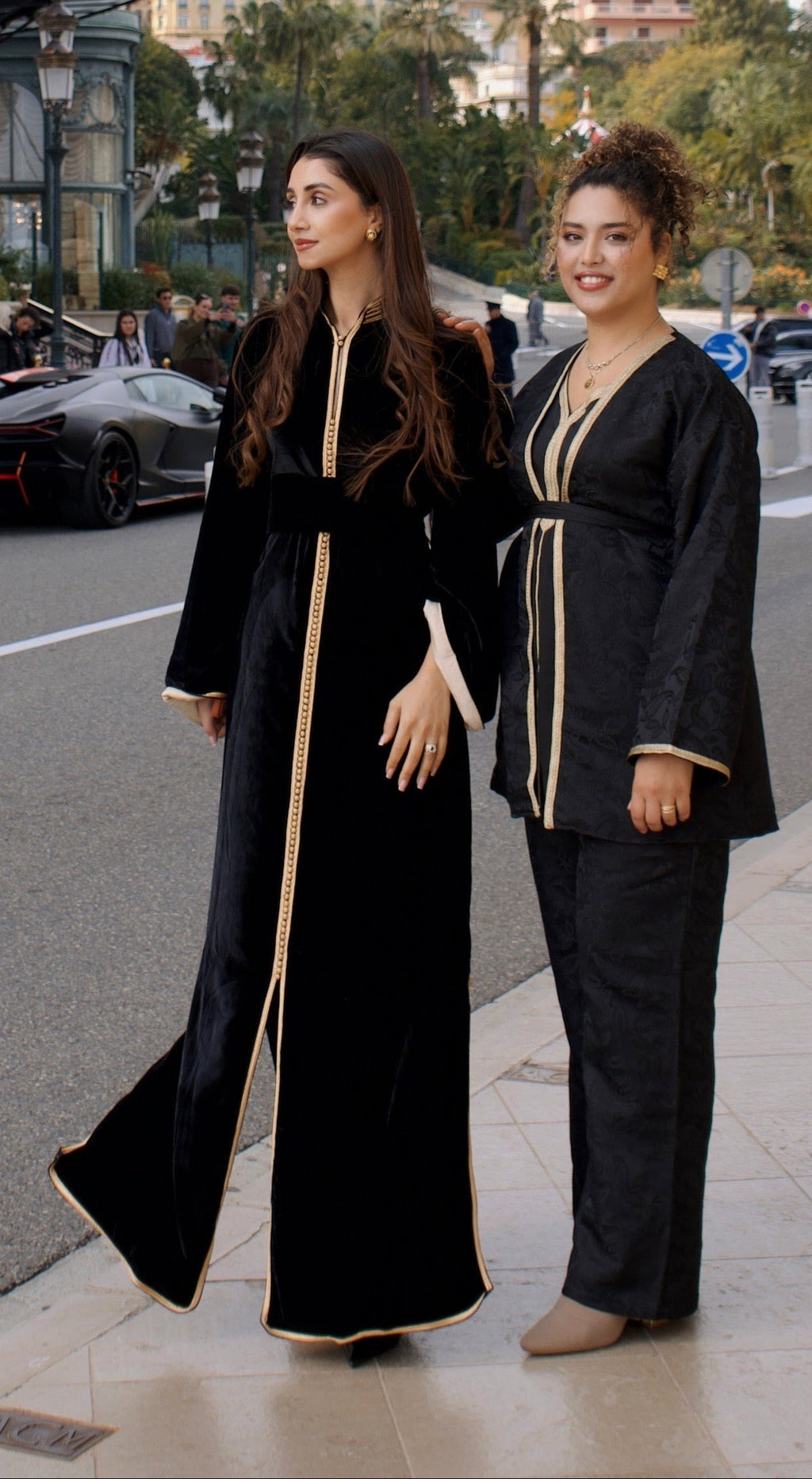 Completo Elegante Nero con Giacca Kimono e Pantaloni Palazzo